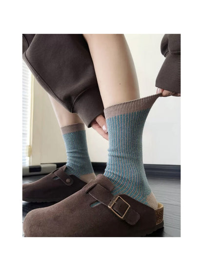 Rufia Classic Script Detail crew socks folded to display logo and ribbed cuff
