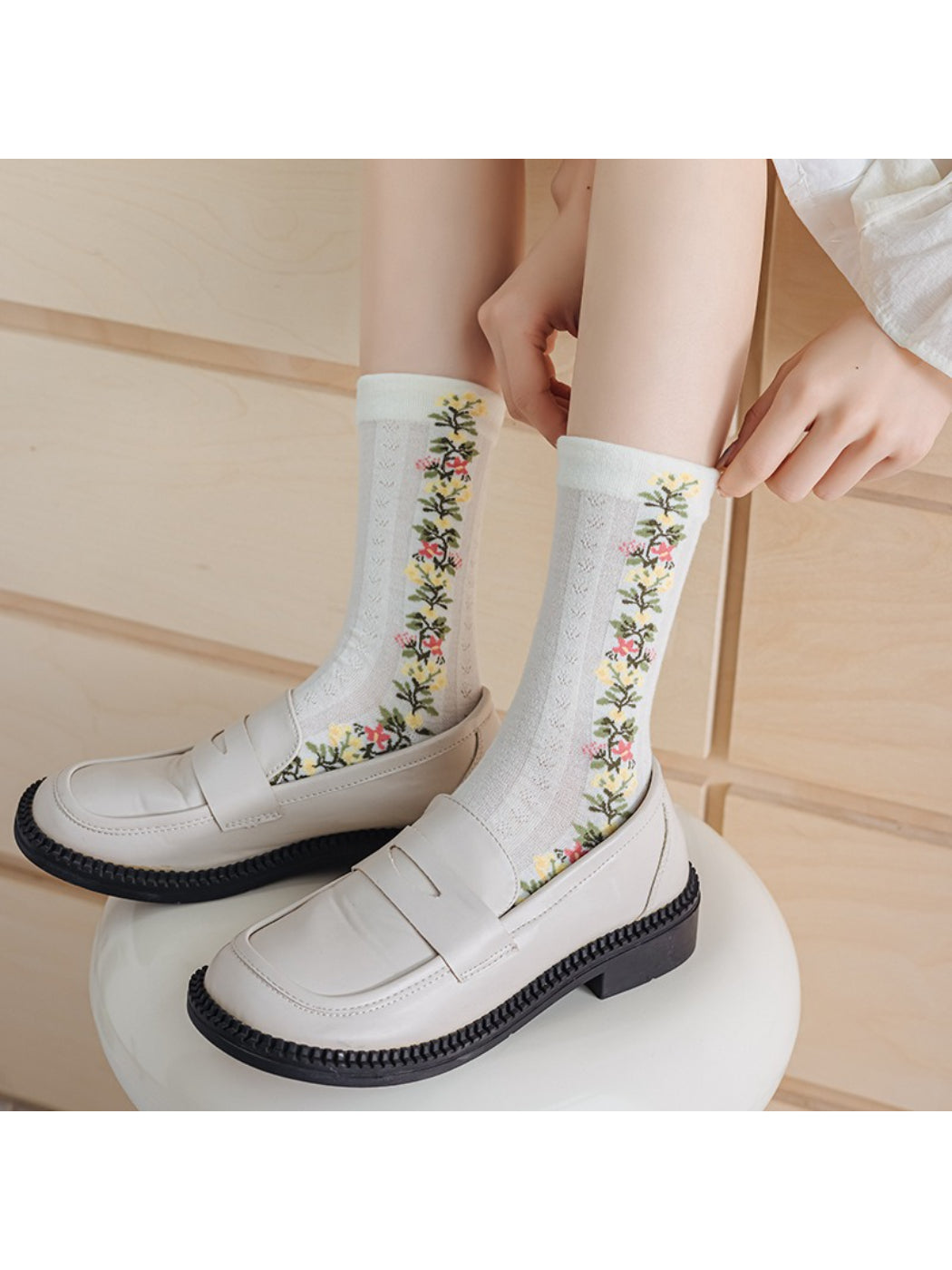 Rufia - Sheer Floral Ruffle Crew Socks product image 3