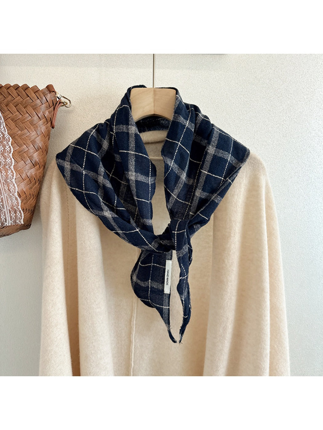 Scarvii - Plaid Pattern Diamond Shaped Winter Scarf
