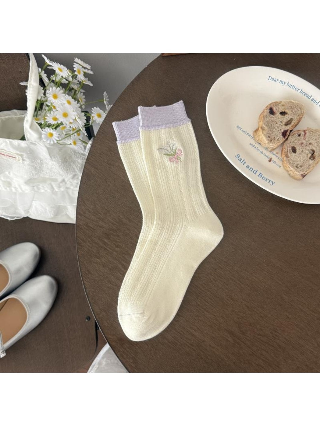 Rufia - Bouquet Embroidered Casual Crew Socks