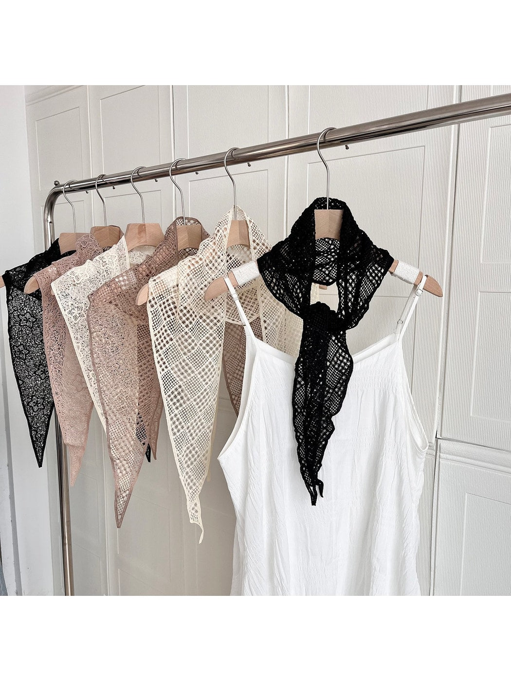 Scarvii - Floral Cutwork Triangle Fashion Neck Scarf