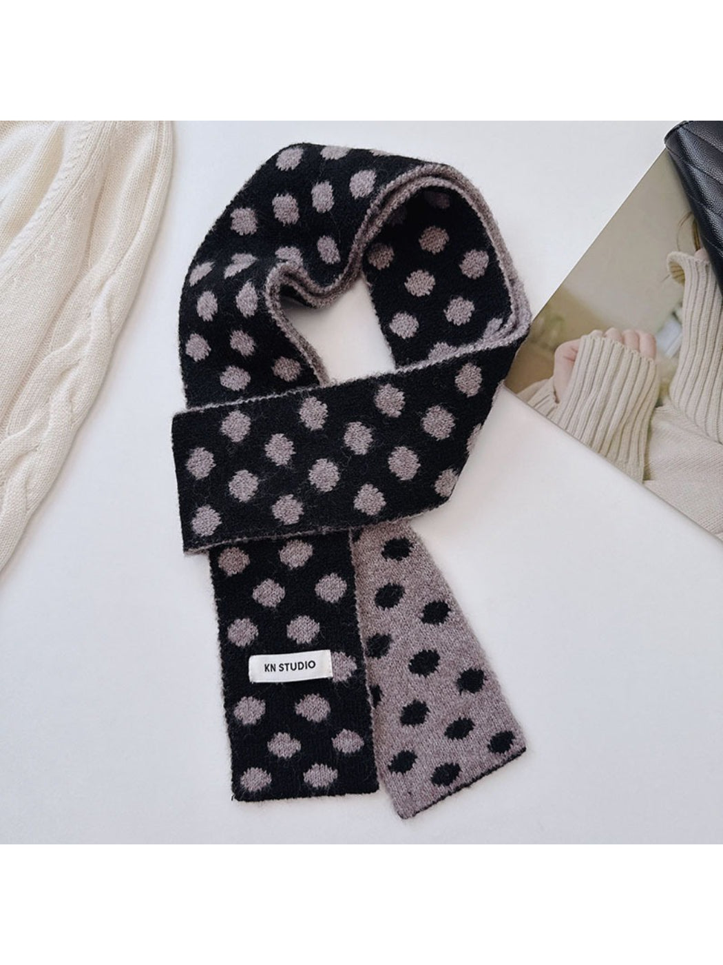 Scarvii - Reversible Soft Dot Scarf