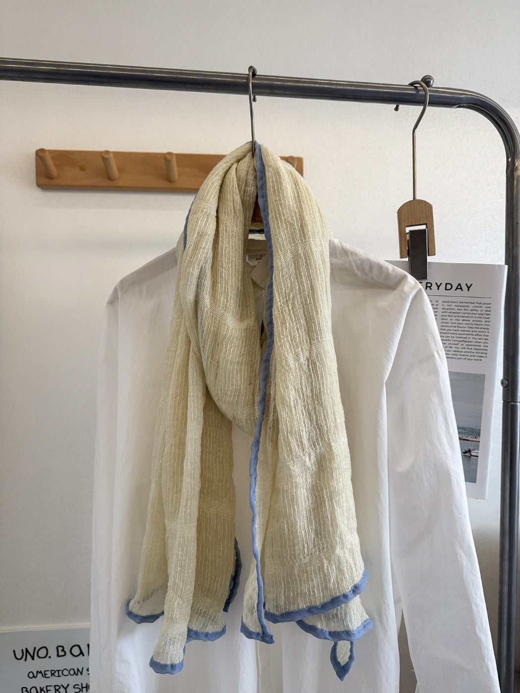 Scarvii - Crinkle Contrast Edge Long Scarf