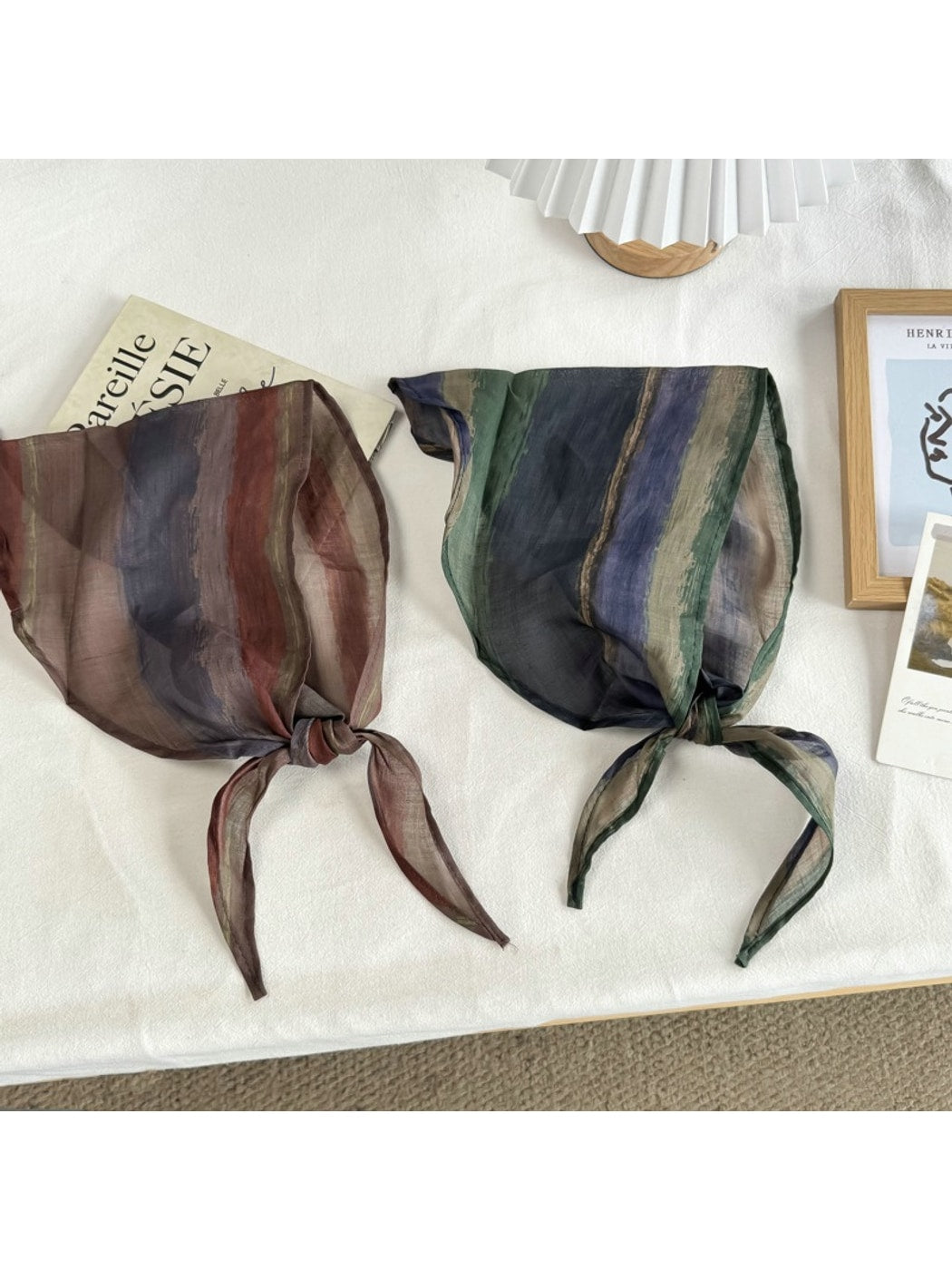 Scarvii - Abstract Stripe Pattern Triangle Scarf