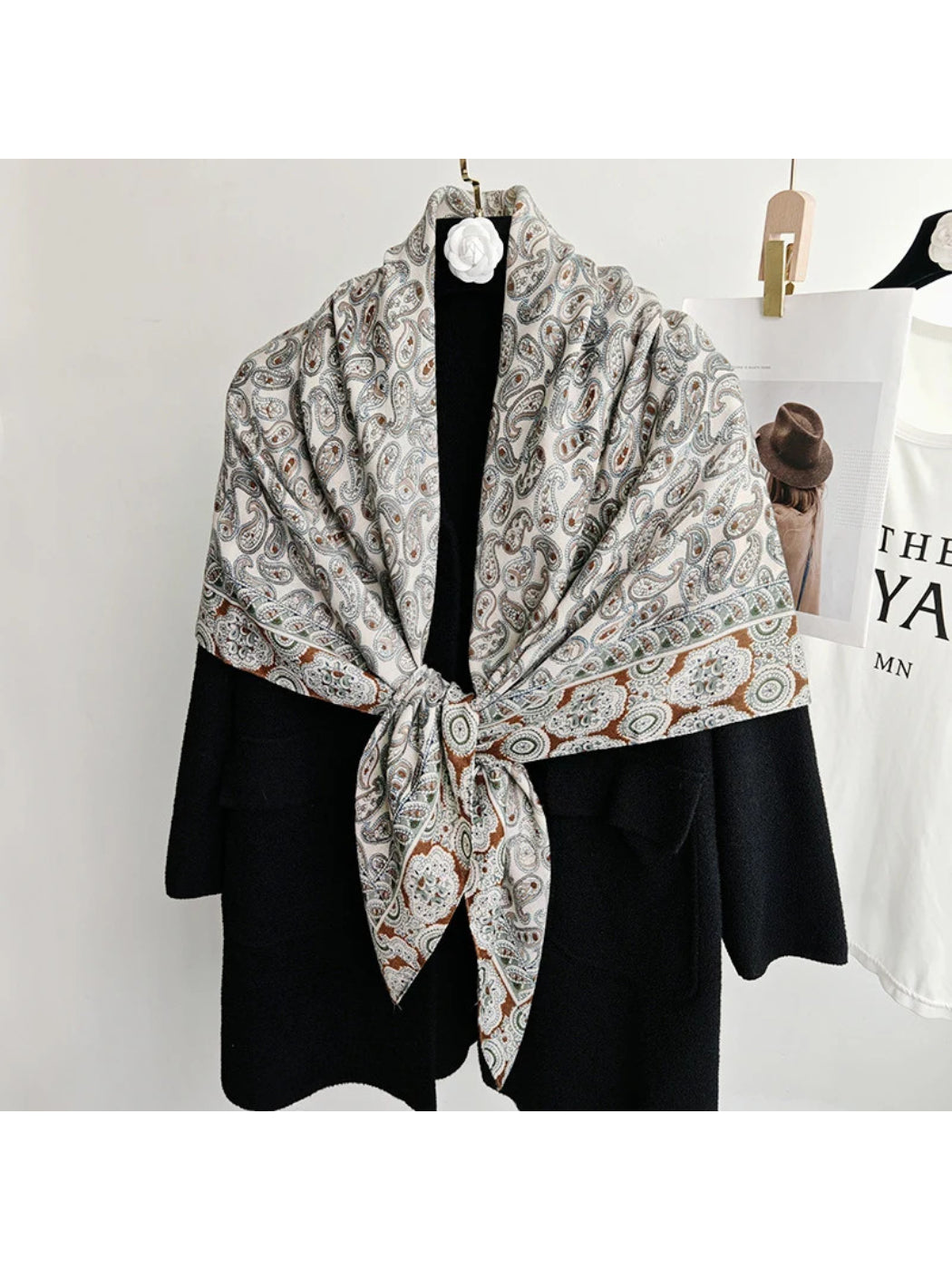 Scarvii - Paisley Woven Square Scarf