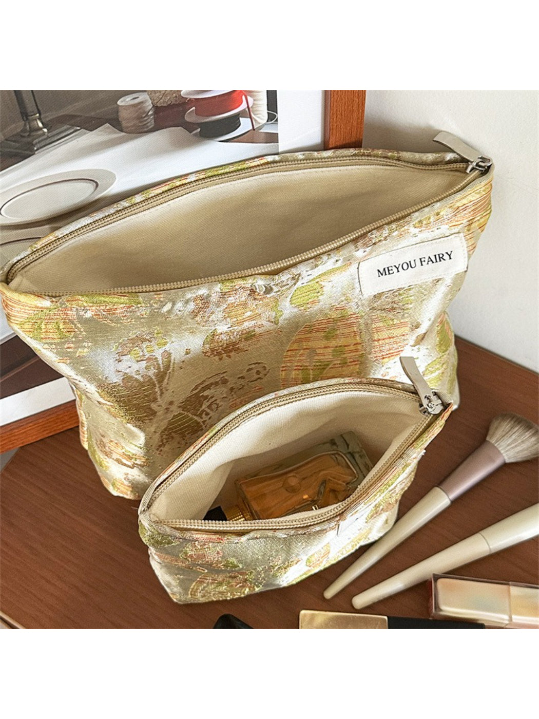 Cosbai vintage inspired floral makeup bag displayed with matching accessories