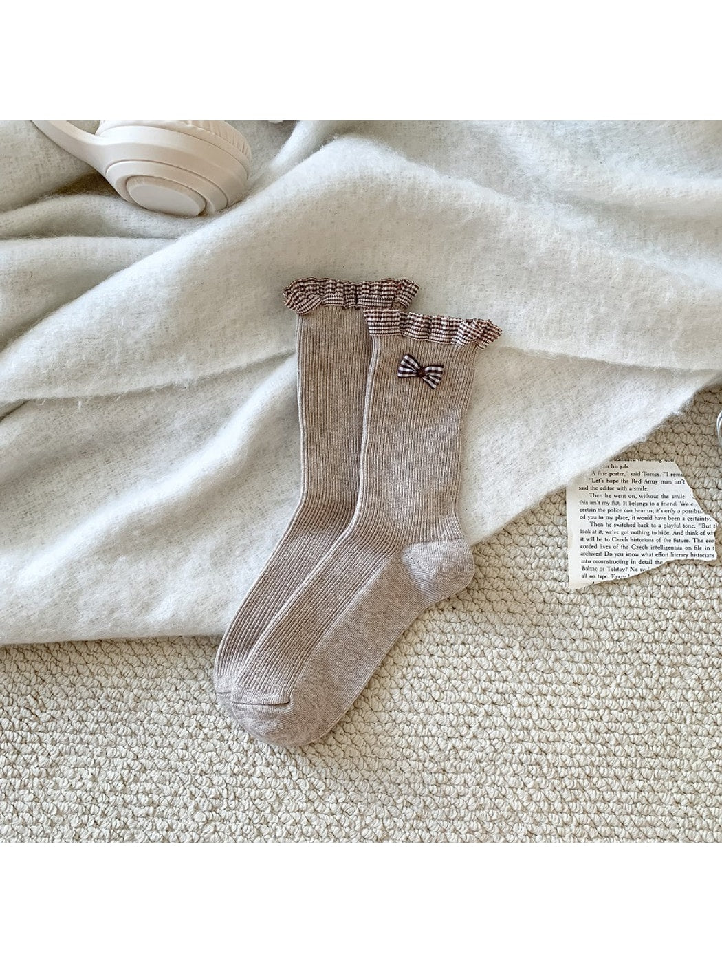 Rufia - Solid Color Bow Detail Casual Crew Socks