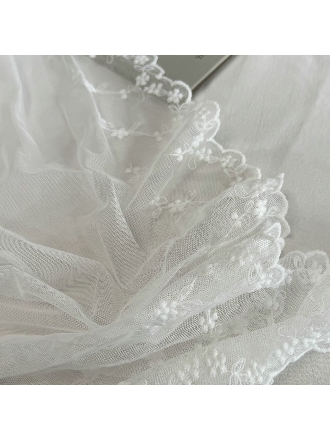 Scarvii - White Floral Embroidery Lace Trim Scarf