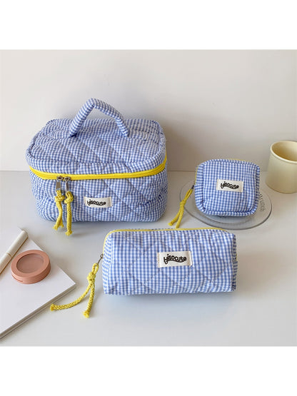Cosbai - Checkered Zipper Makeup Organizer Bag