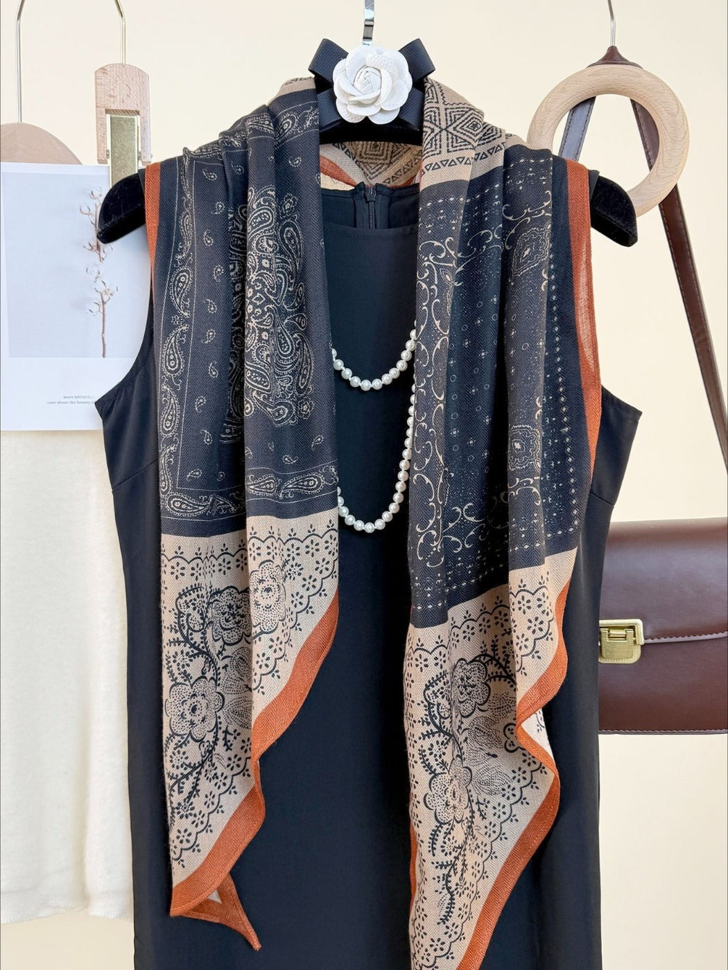 Scarvii - Navy Blue Boho Floral Printed Scarf