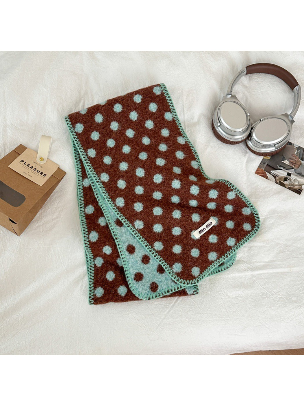 Scarvii – Polka Dot Knit Scarf