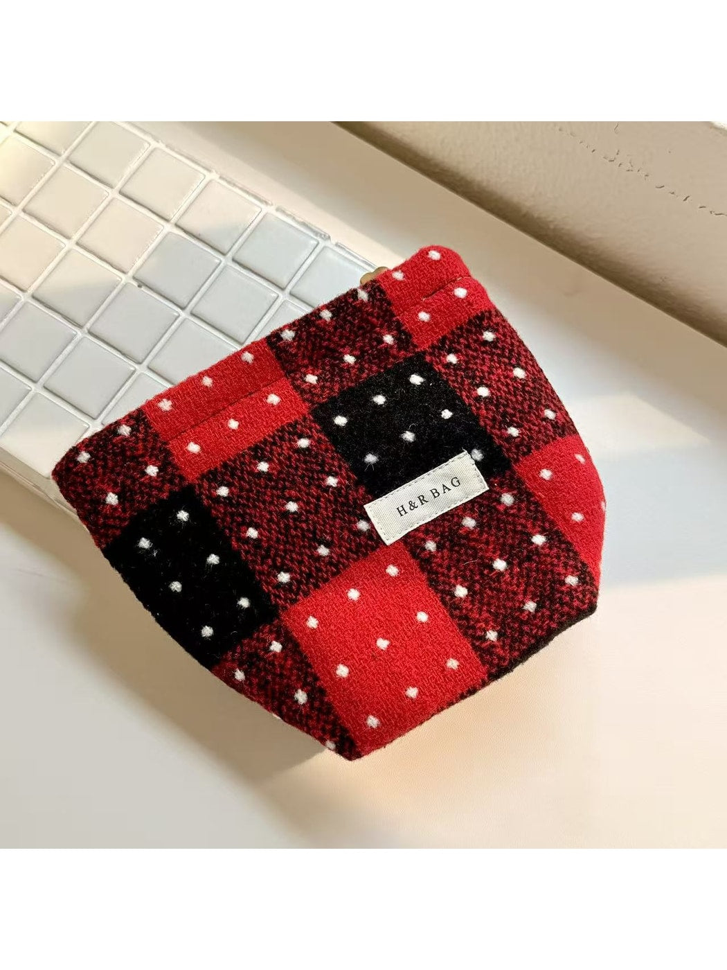Cosbai - Plaid Polka Dots Handheld Women's Cosmetic Bag