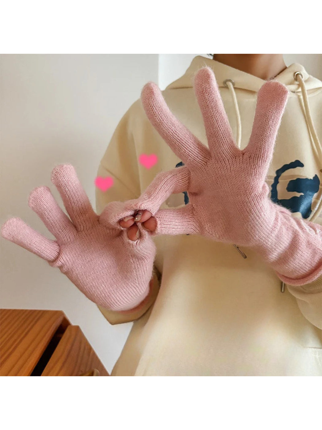 Gloving - Outlined Ball Detail Cuff Touchscreen Gloves