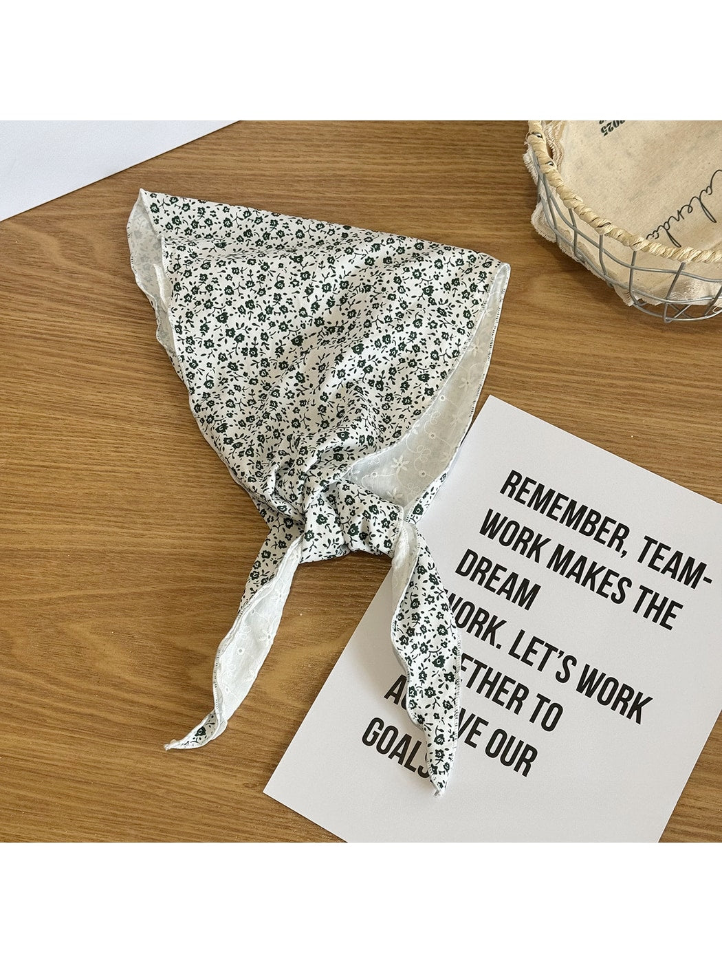 Scarvii - Ditsy Print Wavy Edge Triangle Bandana