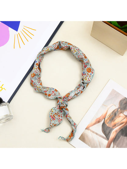 Scarvii - Romantic Floral Ruffled Triangle Bandana