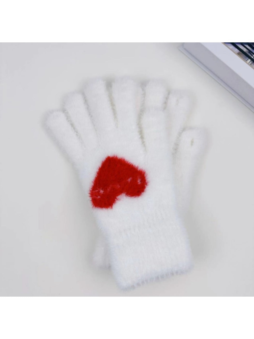Gloving – Winter Gloves with Heart Print