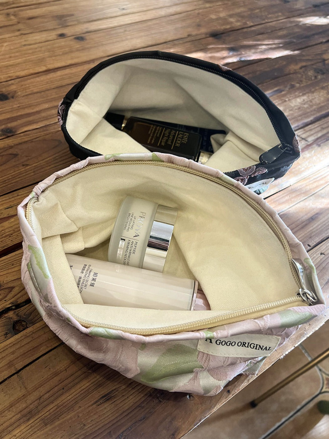 Cosbai – Rose Print Travel Makeup Bag
