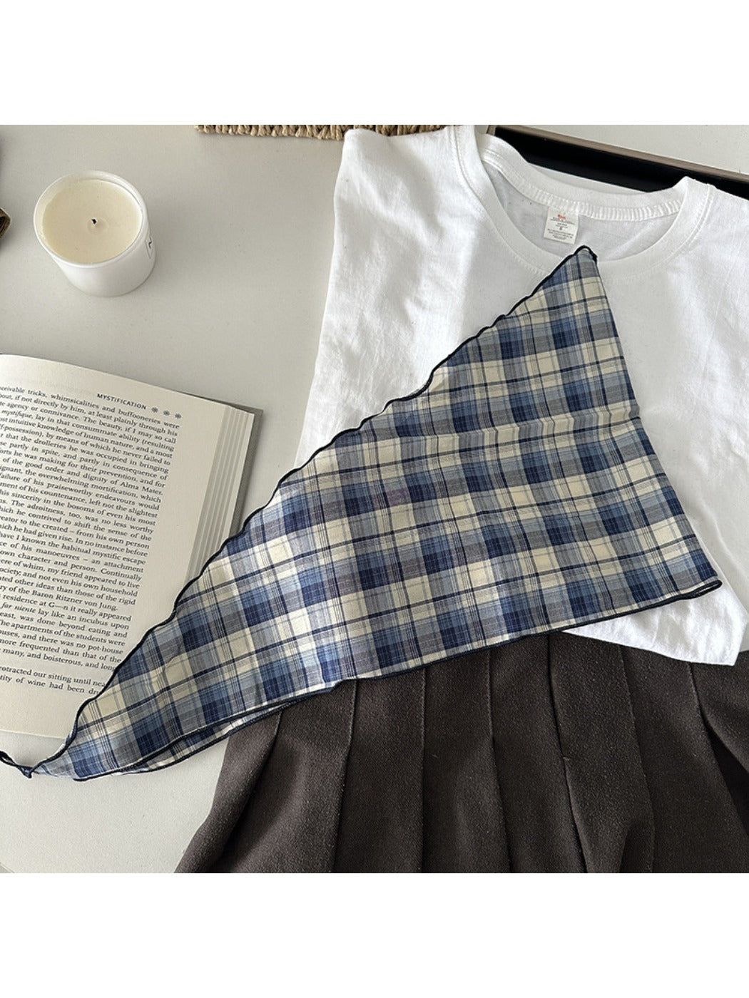 Scarvii - Plaid Pattern Triangle Scarf