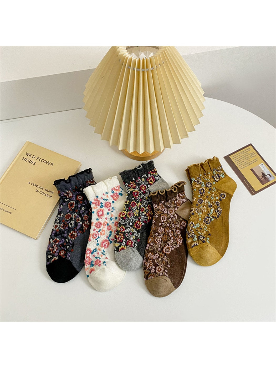 Rufia - Vintage Floral Ruffle Ankle Socks
