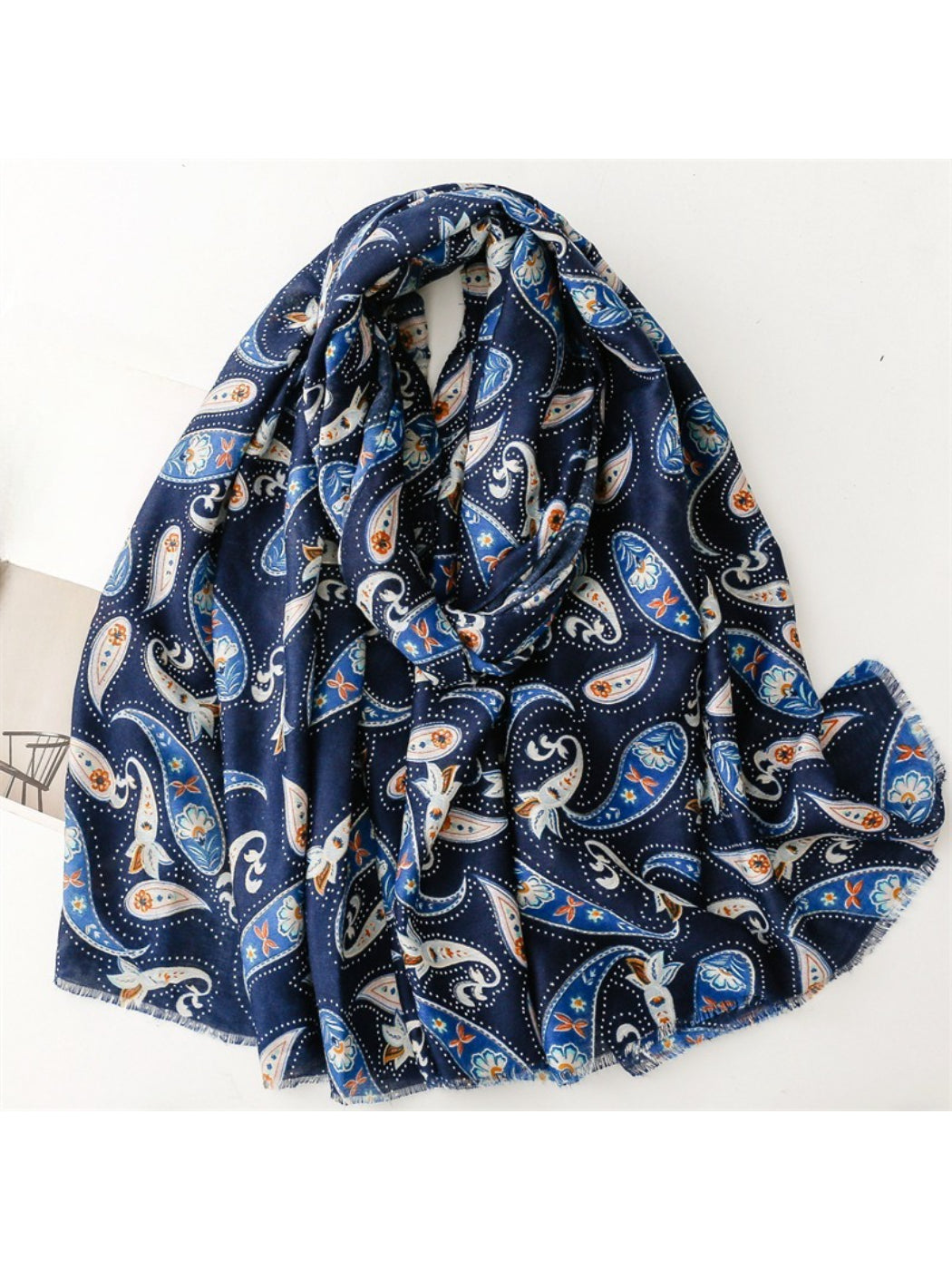 Scarvii - Vintage Paisley Pattern Scarf