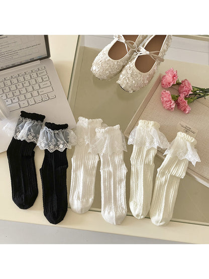 Rufia - Ruffle Trim Solid Color Crew Socks