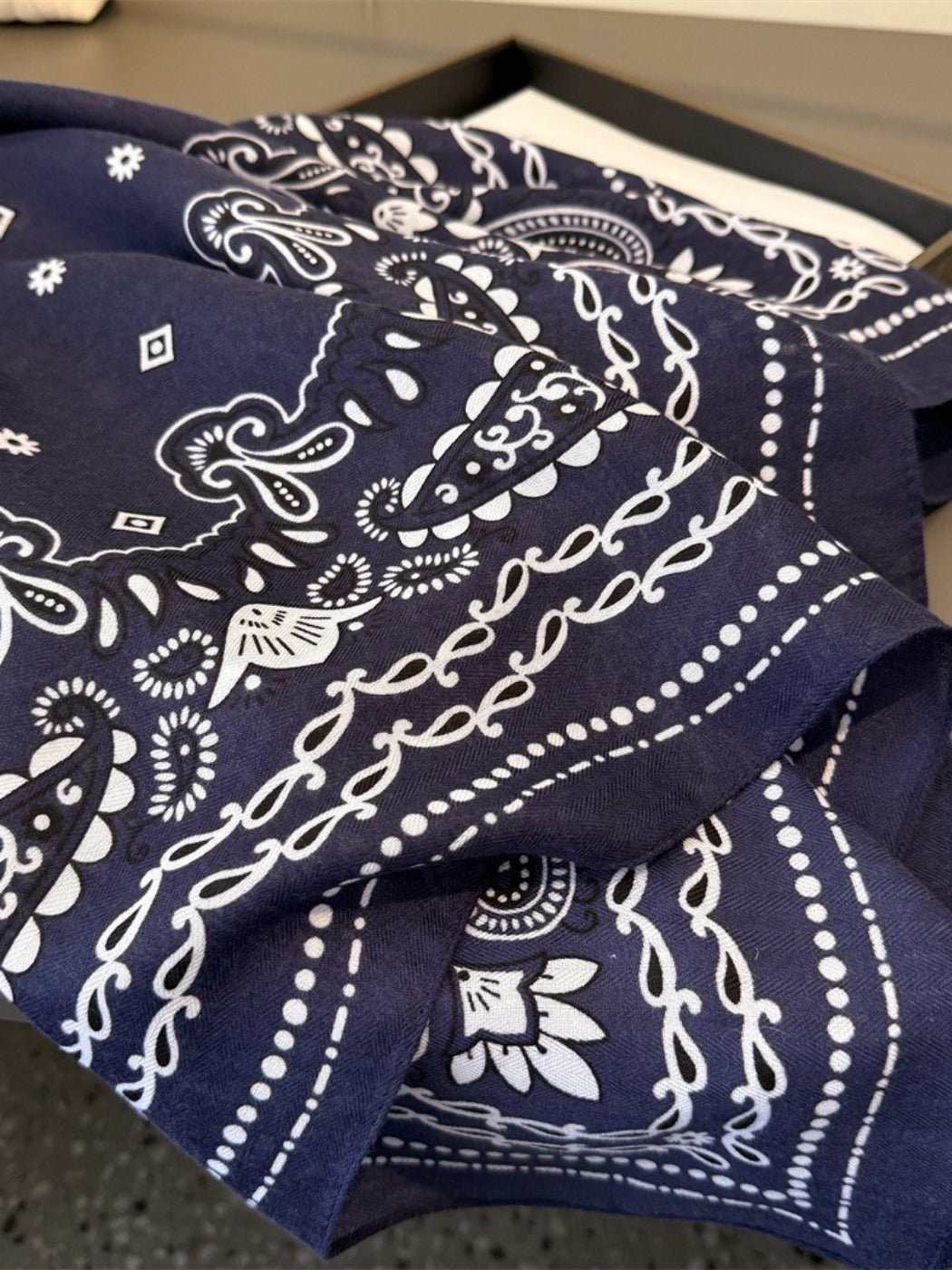 Scarvii - Vintage Paisley Patterns Square Scarf – Timeless & Elegant