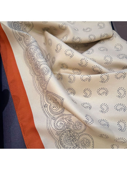 Scarvii - Paisley Pattern Solid Border Triangle Bandana