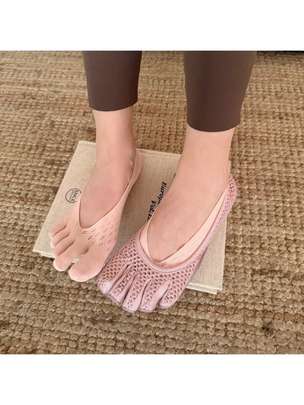 Rufia - Minimal Split-Toe Solid Color Socks