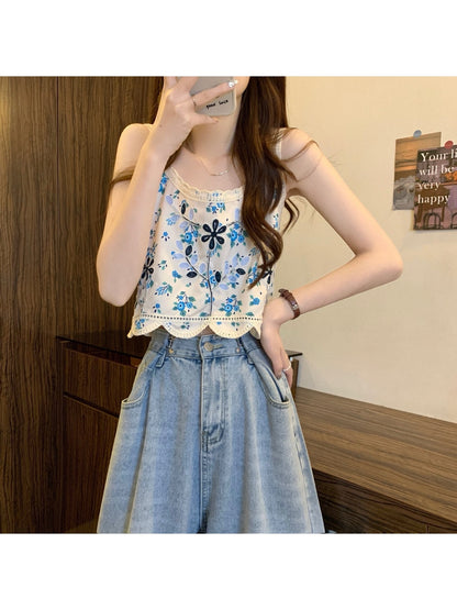 Crosa - Floral Pattern Embroidered Camisole Top