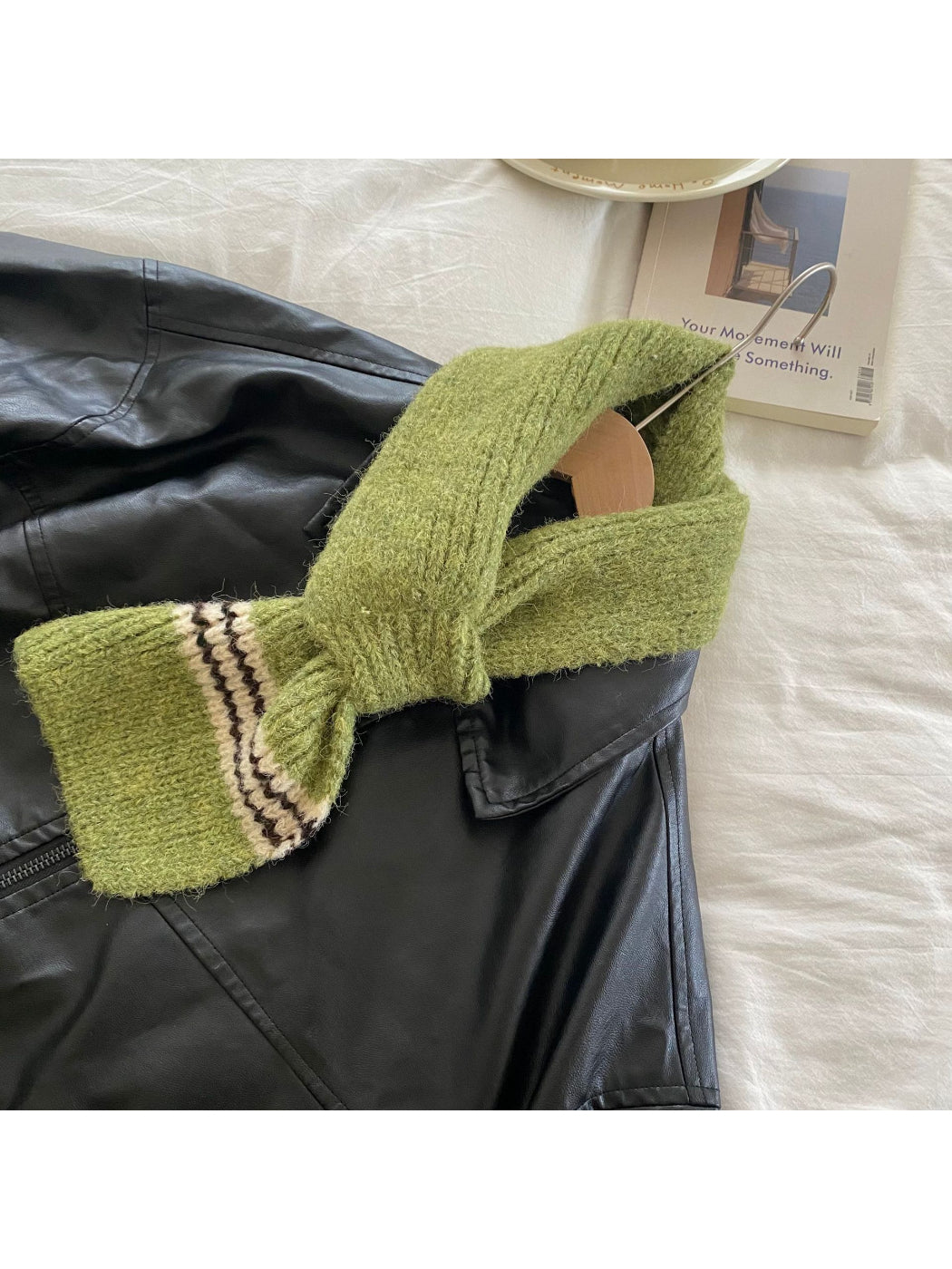 Scarvii - Contrast Stripe Ribbed Knit Scarf