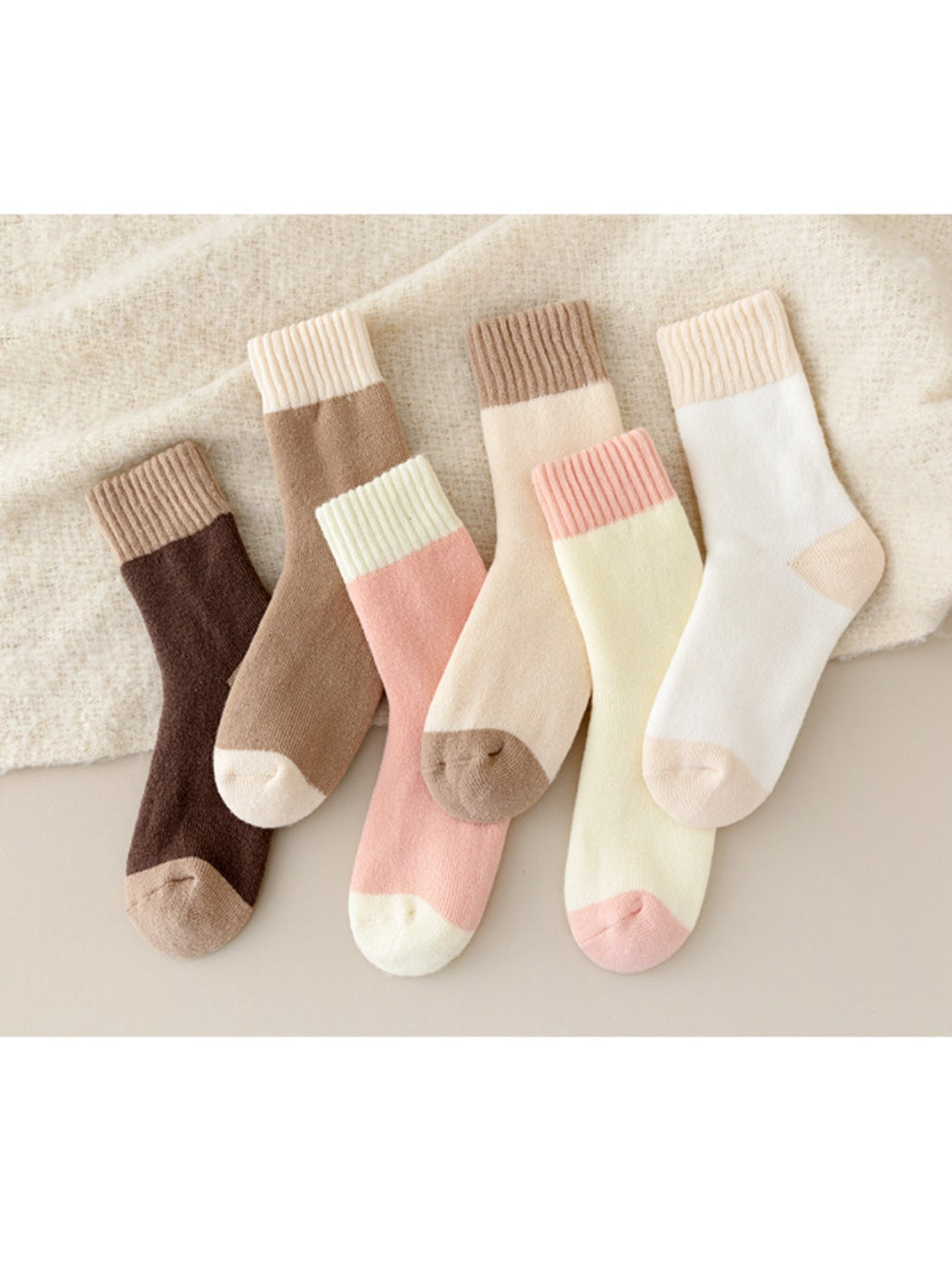 Rufia - Soft Creamy Tone Everyday Crew Socks