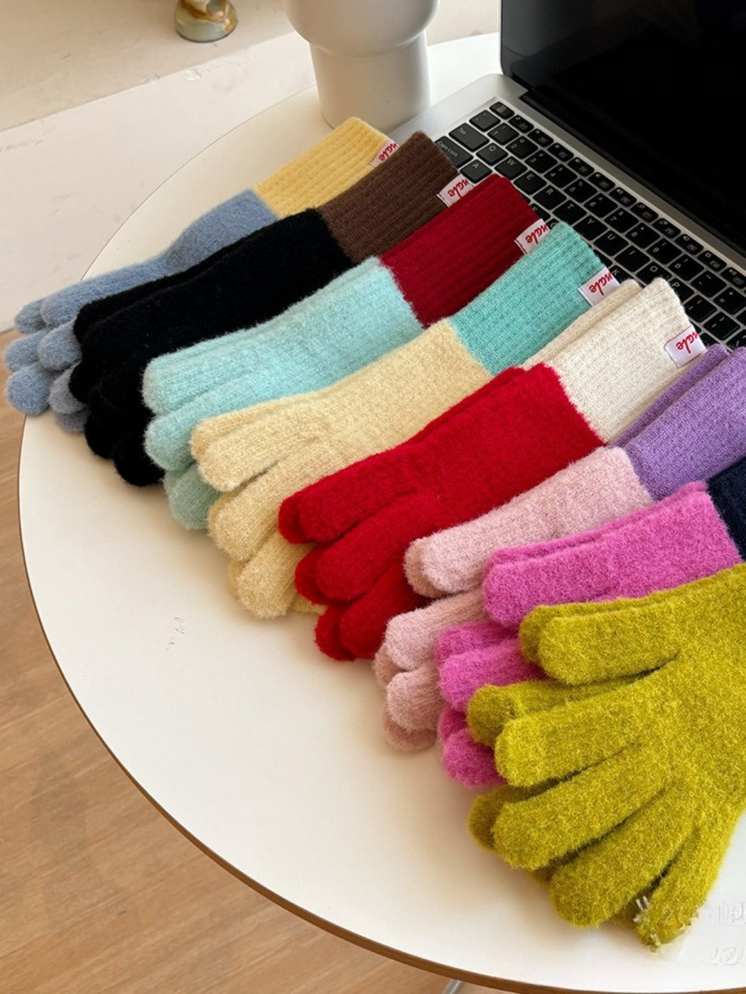 Gloving - Warm Knit Gloves