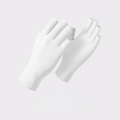 Sunscreen Summer Gloves paired with sunglasses and sunhat