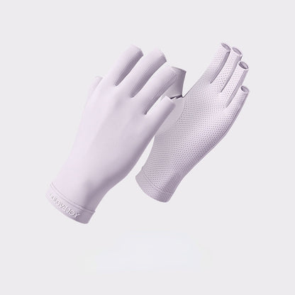 Model using Sunscreen Summer Gloves while holding a garden tool
